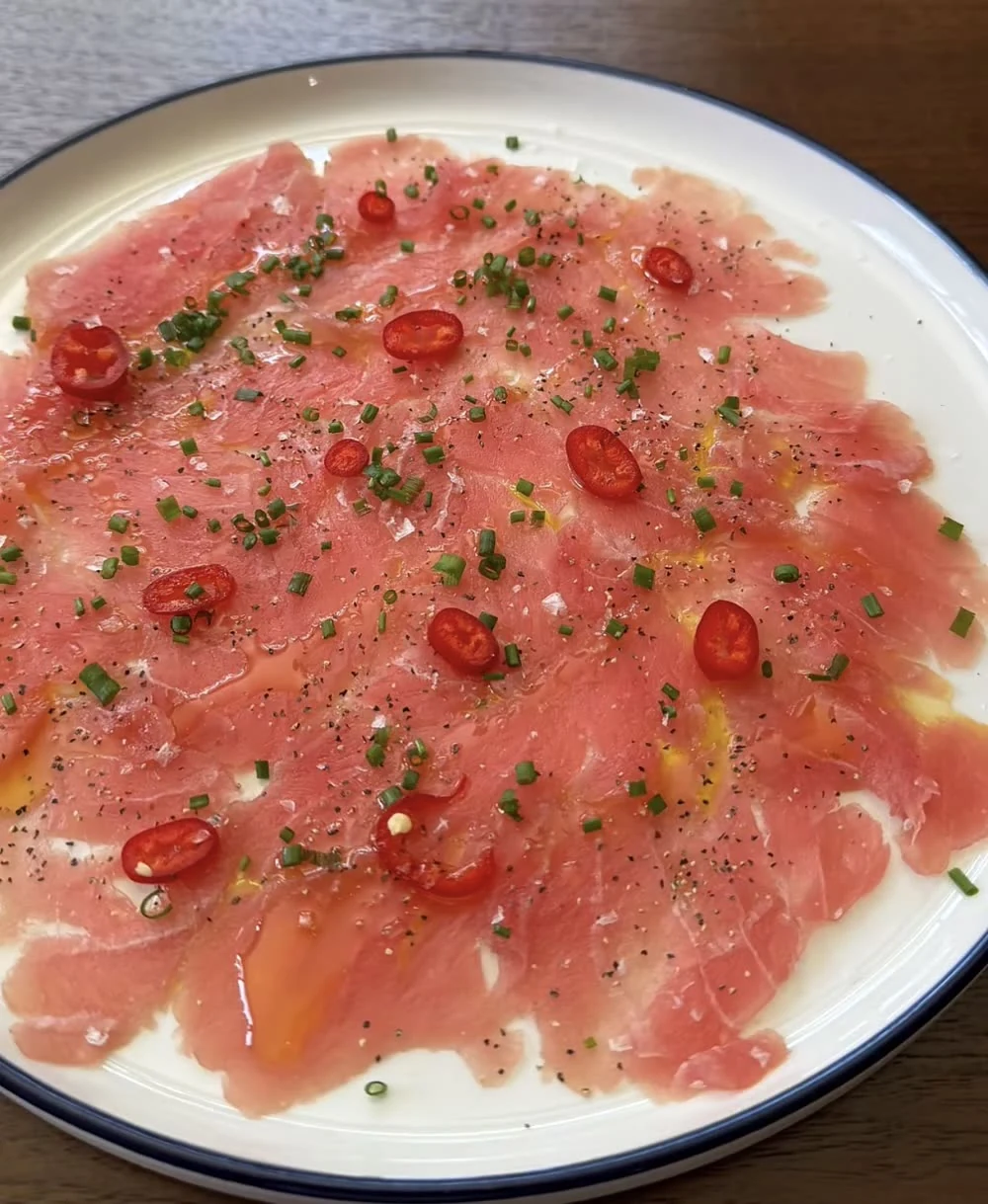 Tuna carpaccio with chilli and chives